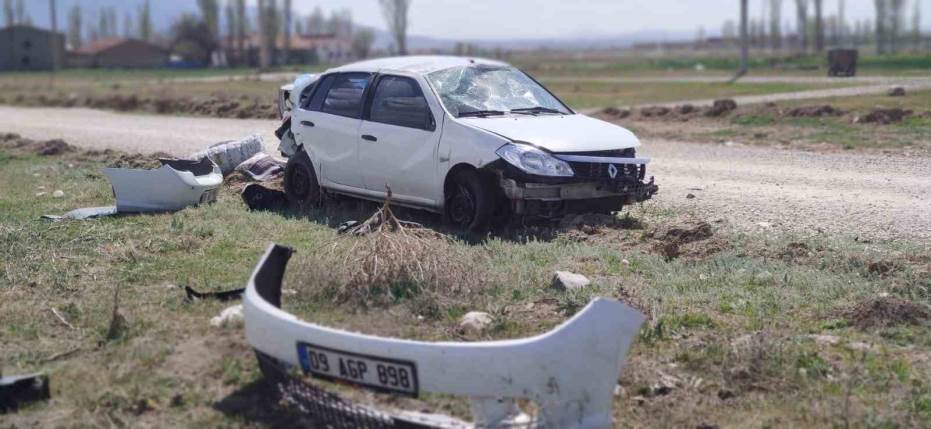 Takla Atan Otomobilin Sürücüsü Kazayı Şans Es…