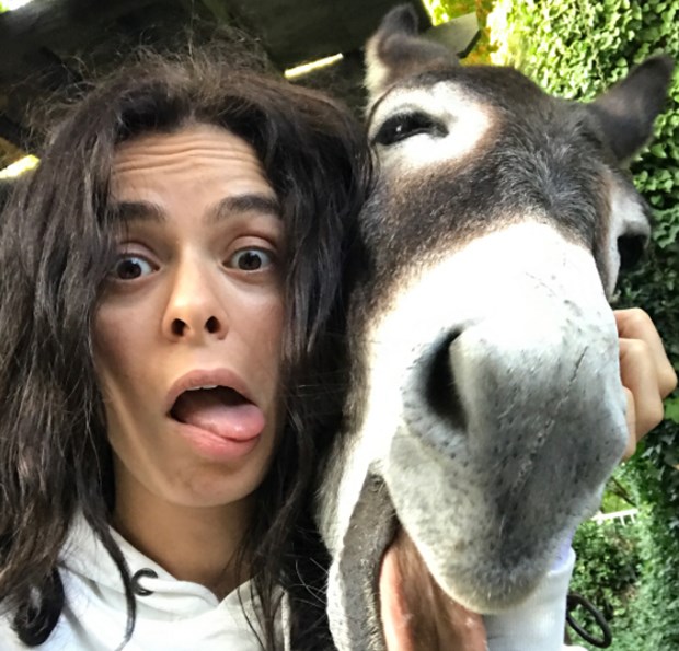 Özge Özpirinçi'nin sıpası büyüdü