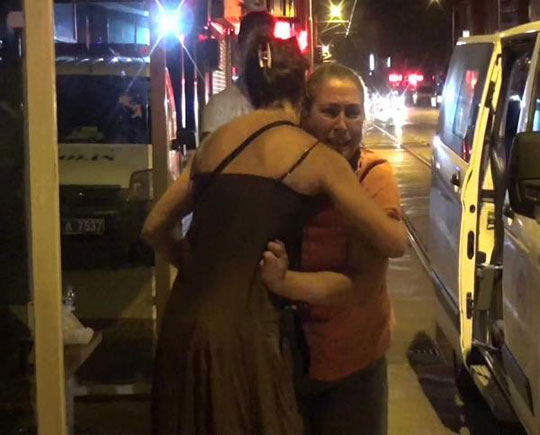 Polis yanarak can verdi