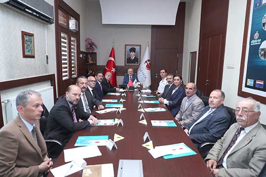 Eskişehir Valisi il başkanları ile buluştu