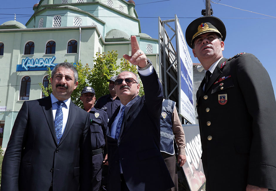 Vali Çakacak güvenlik güçleri ile bayramlaştı