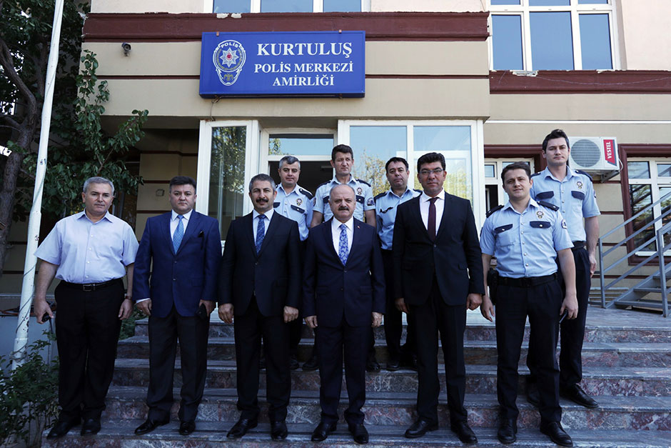 Vali Çakacak güvenlik güçleri ile bayramlaştı