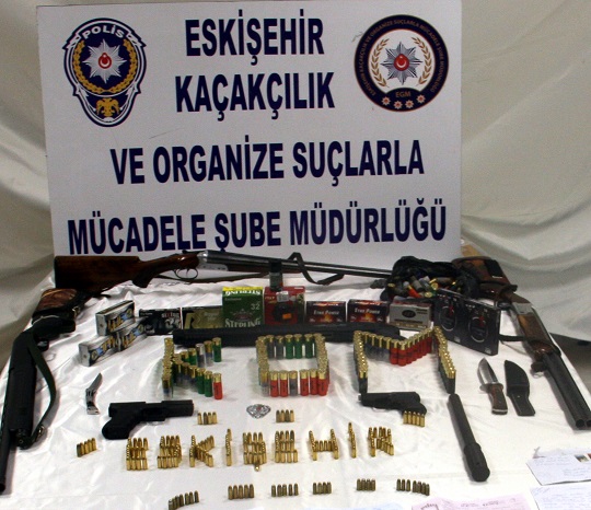 Eskişehirde evden cephanelik çıktı