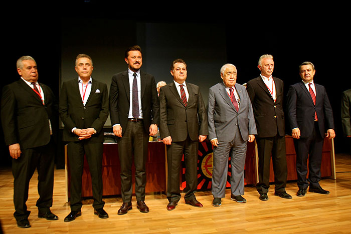 Eskişehirspor Kulübünün olağanüstü genel kurulu, 6 Aralık'a ertelendi.