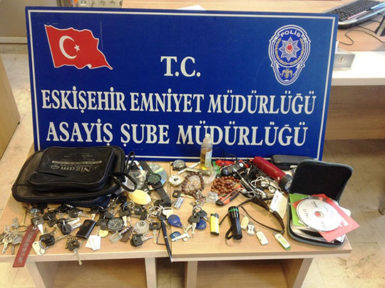 Otobüsü çaldı kılıfını hazırlayamadı!