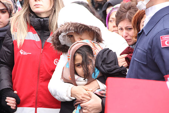 Babasına son bakışı yürekleri dağladı