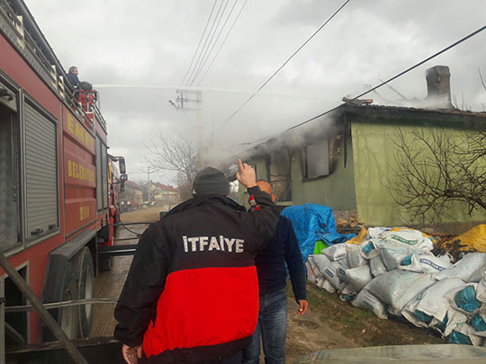 Evleri yanan çift kalp krizi geçirdi: 1 ölü