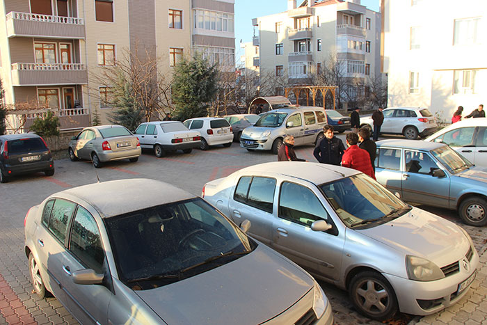 16 araca mermi bıraktılar!