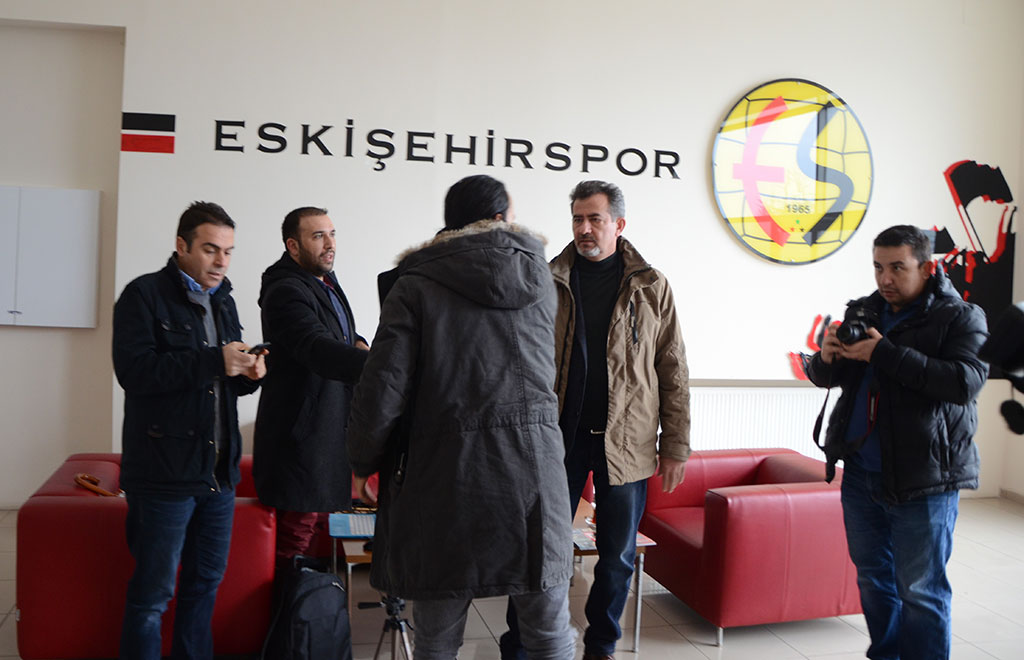 Erkan Zengin Eskişehirspor'dan ayrıldı