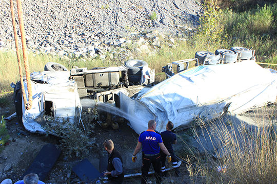 Bilecik'te beton mikseri devrildi: 1 ölü