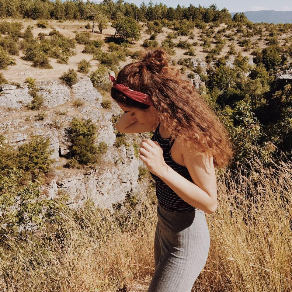 Genç kız ölüme otostop çekti: Kadran takılı kaldı