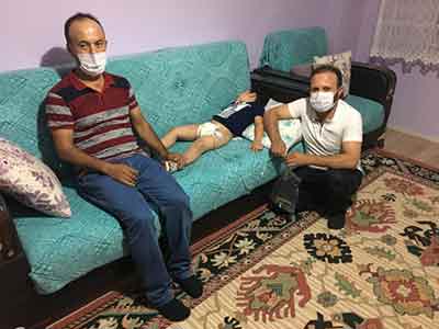 3 yaşındaki çocuğun babası ile dayısı