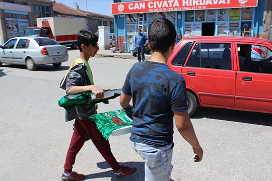 Onlar bayramda da ekmek derdindeler