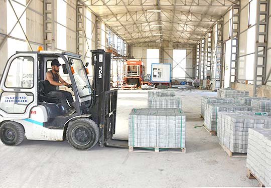 Seyitgazi parke taşını kendisi üretiyor