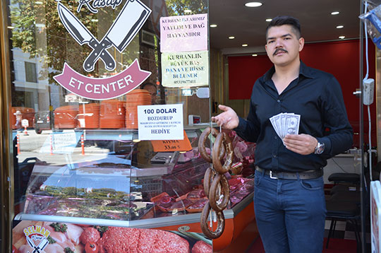Eskişehir'de 100 dolar bozdurana bedava sucuk