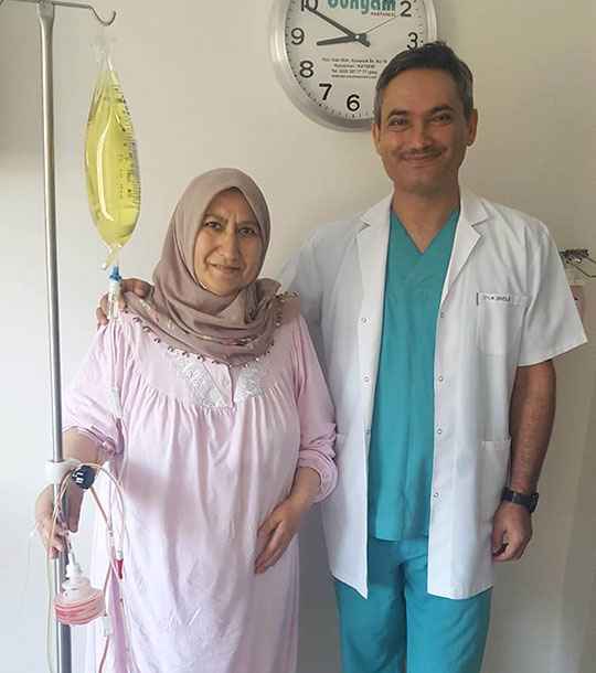 Karnından 25 kg kitle çıktı!