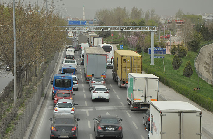 Tırlar trafiği felç etti!