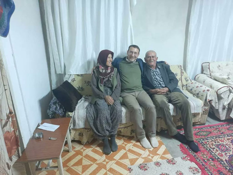 Hatırlarsanız orda bir köy var uzakta 2.11.2022