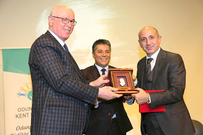 Eskişehirliler Aşık Mahzuni Şerif'i unutmadı