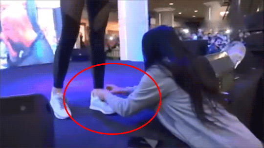 Aleyna Tilki'nin imdadına annesi yetişti