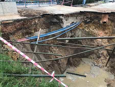 Bilecikte meydana gelen göçükte binanın temeli ortaya çıktı