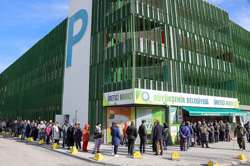 Eskişehir'deki o merkeze yoğun ilgi: Uzun kuyruk oluştu 24.02.2023