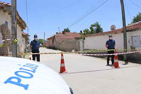 Eskişehir Mahmudiye'de koronavirüs karantinasına alınan sokak