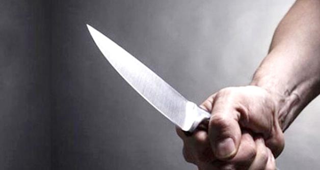 Hamile eşini bıçakladı