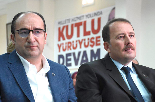 Sahada olan iki isim farklı