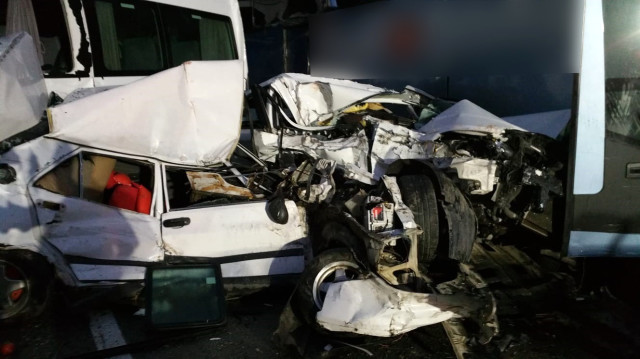 Mezitler'de 31 araç birbirine girdi