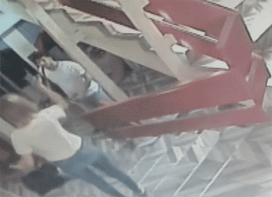 Dehşet anları kameraya yansıdı