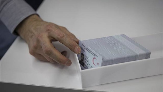 PİN KODLU YENİ KİMLİKLER GELİYOR