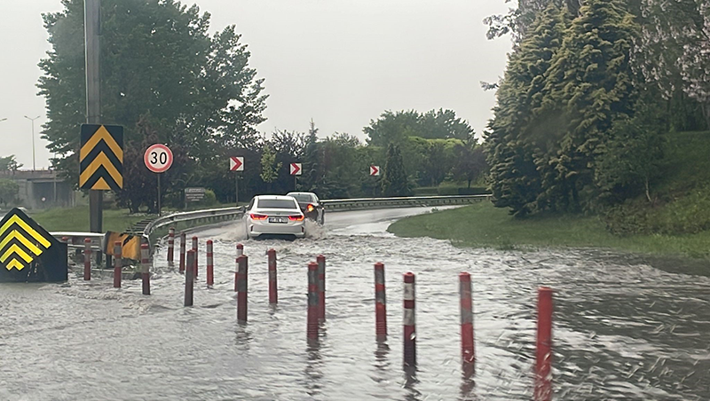 Eskişehir seçim günü yağmura teslim oldu