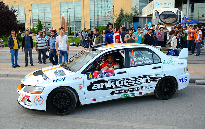 Eskişehir Otomobil ve Motor Sporları Kulübü (ESOK) tarafından organize edilen Türkiye Ralli Şampiyonası'nın ilk ayağı olan "Rally Phrygia 2018" başladı.