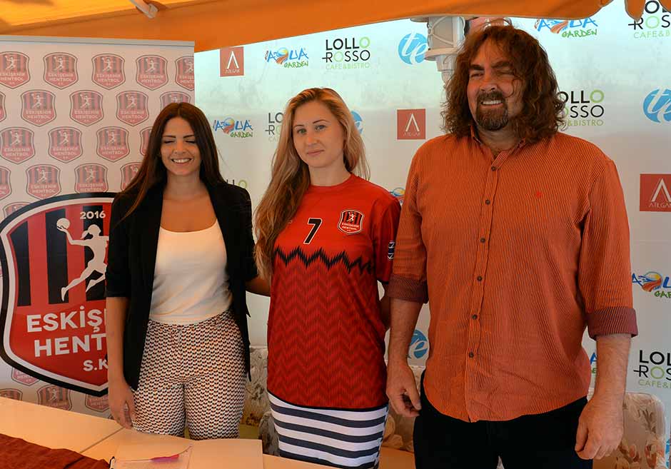 Bayanlar Hentbol Süper Lig'in yeni temsilcilerinden Eskişehir Hentbol, Rusya'nın Kuban Krasnodar takımından Alla Chernyshkova'yı kadrosuna kattı.