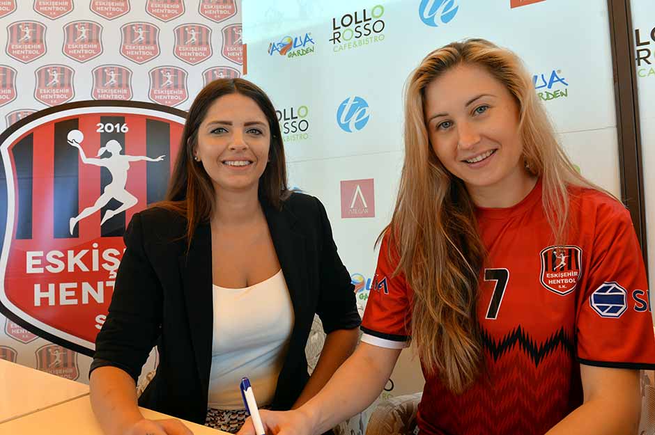 Bayanlar Hentbol Süper Lig'in yeni temsilcilerinden Eskişehir Hentbol, Rusya'nın Kuban Krasnodar takımından Alla Chernyshkova'yı kadrosuna kattı.