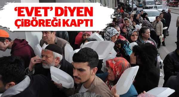 'Evet' diyenlere çibörek ikramı yapıldı