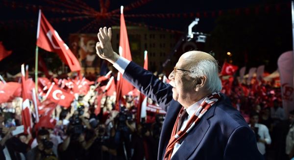 1 yıl öncesinden çok daha kalabalık