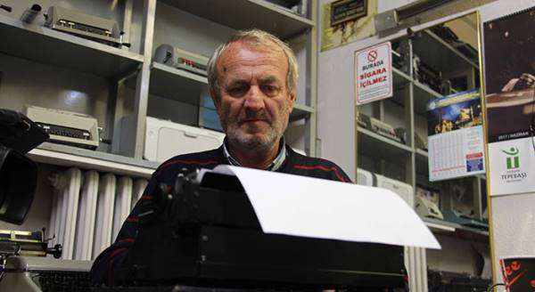 45 yıldır daktilolara hayat veriyor