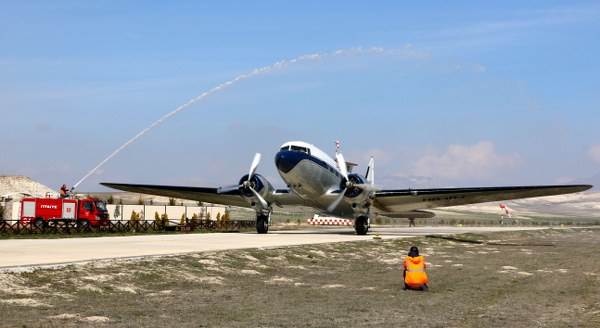 79 yıllık uçak 3 bin 200 kilometre uçarak müzeye ulaştı