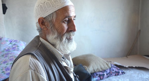 8 çocuğuna hem analık hem babalık yapıyor