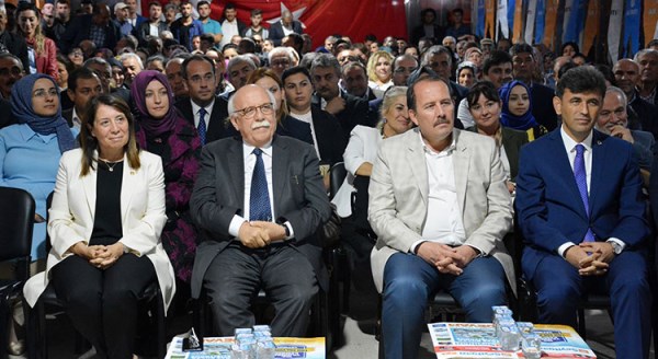 AK Parti'den ilçelere çıkarma