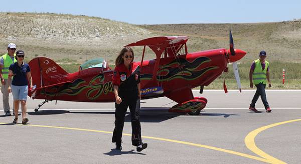 Akrobasi gösterilerine damga vurdu