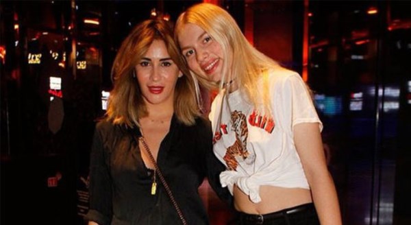 Aleyna geldiğinde sütyen giyiyorum