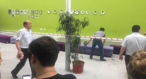 Anadolu Üniversitesi'nde çatıda çökme yaşandı