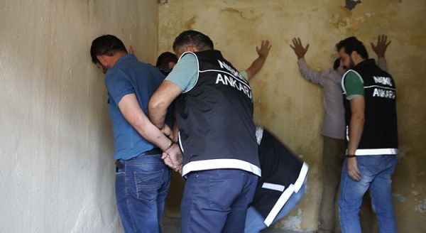 Ankara'da bin 600 polisle dev operasyon