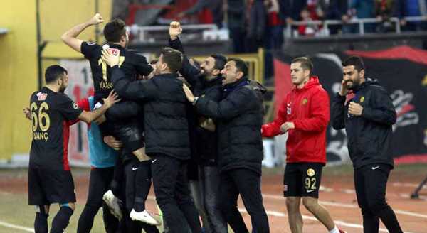 ANTALYA MAÇINDAN KARELER