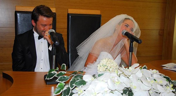 Boşandılar, hala birlikte yaşıyorlar!