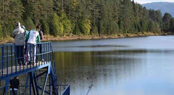 Bozcaarmut Göleti ziyaretçileri büyülüyor