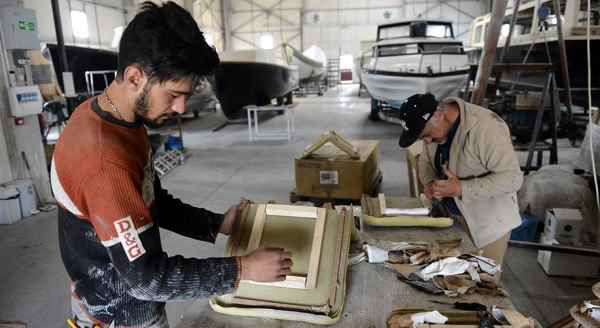Bozkırın ortasındaki tersanede tekne üretimi